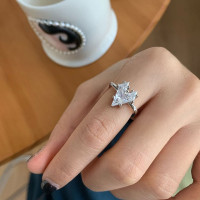 New Silver Color Rings Women Trendy Elegant Sweet Simple Sparkling LOVE Heart Zircon Unusual Rings Party Jewelry Birthday Gifts