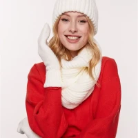 Комплект шапка с шарфом и варежками, бини женская вязаная  