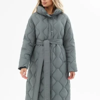 Пальто зимнее утепленное стеганное с капюшоном