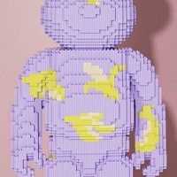 Развивающий пластиковый конструктор 3D для детей от 9 лет из миниблоков / Фигурка Bearbrick фиолетовый с бананами 55см / Мозаика 11000 деталей