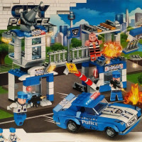  Конструктор Полиция Сити с Led подсветкой  / машина / участок (совместим с конструкторами лего) Набор 449 деталей 4 фигурки