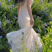 小麗XIAOLI迷霧森林蕾絲V領吊帶洋裝夏正式場合氣質高級感長裙