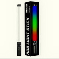 LED Лампа / Осветитель светодиодный RGB Light Stick с регулируемой яркостью для фотосъемки / Осветитель для фото и видео / Световой меч / Мобильный / Портативный /Поддерживает весь спектр цветов радуги