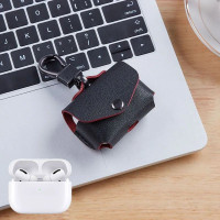Защитный кожаный чехол для беспроводных наушников Apple Air pods pro, Кейс из кожи с карабином для Bluetooth наушников. Чёрный