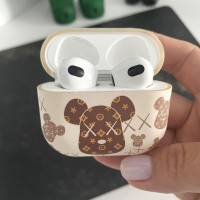 Чехол для наушников AirPods 3 (Bearbrick), бежевый