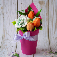 Мыло ручной работы букет "Весенний соблазн" состоит из 3ех тюльпанов и 2ух роз