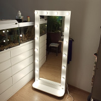 Гримёрное зеркало 180х80 напольное и настенное белое под лампочки макияжное косметическое с подсветкой