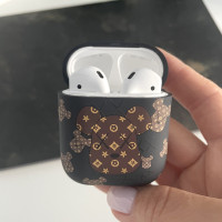 Чехол для наушников AirPods 1/2 (Bearbrick), черный