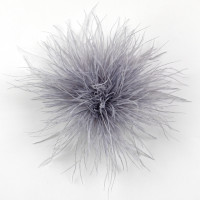 Брошь в виде страусиных перьев