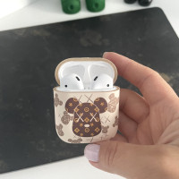 Чехол для наушников AirPods 1/2 (Bearbrick), бежевый