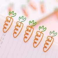 Фигурные цветные скрепки в форме морковки