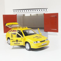 Гараж с распашными воротами и металлическая инерционная машинка ВАЗ 2114 с открывающимися дверями и багажником (такси)