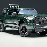 Машинка металлическая Toyota tundra 1:24, Коллекционная модель машины для взрослых, Игрушечный автомобиль с звуковыми и световыми эффектами для детей