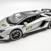 Машинка Lamborghini Aventador со съемной крышей 1:24, металлическая, свет, звук