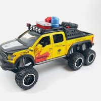 Машинка внедорожник "Ford Raptor f150" 6x6 с дымом модель в масштабе 1:24