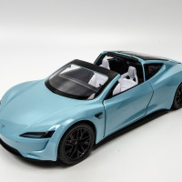 Коллекционная масштабная модель Tesla Roadster 1:24 (металл,свет,звук)