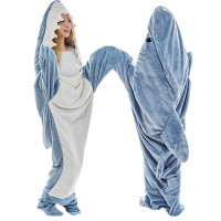 Фланелевое одеяло с мультяшными акулами