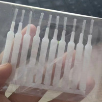 Чистящая Щетка, инструмент для мытья с отверстием для отверстий между отверстиями, аксессуары для туалета, микро Нейлоновая Щетка для ванной, насадка для душа с защитой от засорения