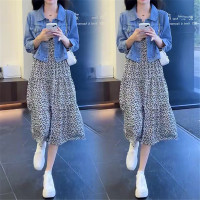 网红气质牛仔外套碎花连衣裙女2023春秋季新款时尚套装减龄两件套