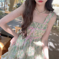 2023新款夏季茶歇法式小个子碎花吊带连衣裙子女收腰海边沙滩长裙