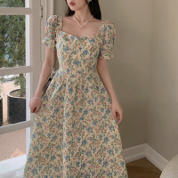 法式设计感小众方领泡泡袖碎花公主裙夏季显瘦气质百搭连衣裙子女