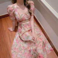 2023夏季新款设计感气质洋气高级感法式可甜可盐方领碎花连衣裙女