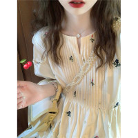 刺绣碎花风琴褶连衣裙女夏小个子温柔木耳边泡泡袖宽松初恋娃娃裙