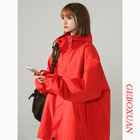 連帽衝鋒衣女今年流行漂亮春季2023兔年紅色大尺碼mm胖潮外套夾克