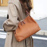 批发头层牛皮枕头包 大容量真皮经典单肩女包 秋冬新款斜挎琳迪包