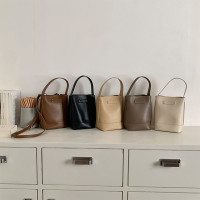 高级感手提单肩包包女2024新款韩版潮流ins百搭通勤斜挎水桶包批