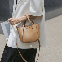 包包2024新款女士斜挎包夏季百搭水桶包真皮高级感单肩菜篮子包