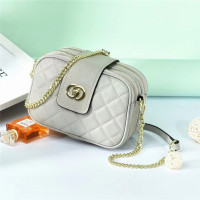 批发经典大容量休闲单肩斜挎头层牛皮包包高端化妆品收纳手机卡包