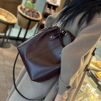 植鞣头层牛皮包包时尚手提包大容量水桶包包女高级感秋冬斜挎包女