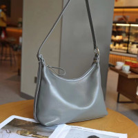 小众设计原创斜挎包真皮腋下包女送女友时尚轻便女士包包简洁女包