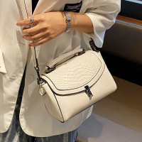 跨境鳄鱼纹皮手提包 二层牛皮单肩斜挎女包 工厂批发油蜡皮翻盖包