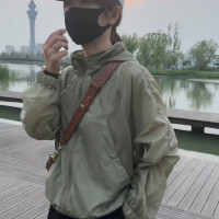 歐貨潮ins輕薄透氣立領連帽防曬衣2023夏新拼接網洞設計感外套女