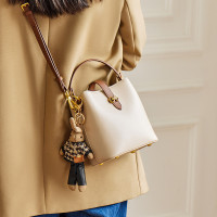 纳兰杜包包女秋冬2024新款水桶包女真皮女包轻奢斜挎包高级手提包