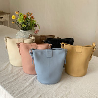 小众时尚斜挎手机包包女2024新款韩版百搭休闲子母单肩水桶包批发