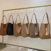 大容量水桶包包女2023新款韩潮流ins休闲百搭单肩手提通勤托特包