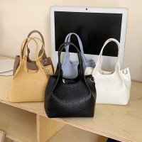 高级质感单肩水桶托特小方包包女2024新款潮流百搭通勤子母斜挎包