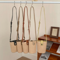 时尚复古草编斜挎水桶包包女2024新款韩版潮流休闲百搭单肩手机包