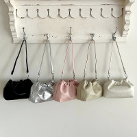 小众时尚链条单肩腋下包包女2024新款韩版百搭通勤斜挎水桶云朵包