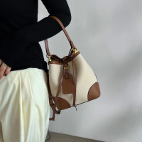 新款撞色真皮包女大容量上班通勤手提单肩斜挎包头层牛皮水桶包