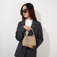 小众设计质感头层牛皮软包手提菜篮子包单肩斜挎迷你水桶包女