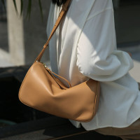 小方包女斜挎高级感真皮女生单肩包2024新款街头潮流牛皮通勤女包