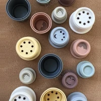 Игрушки для малышей развивающие пирамидка детская стаканчики