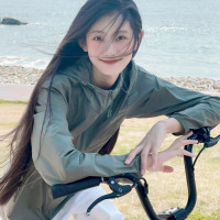 軍綠色冰絲防曬衣女2023夏季新款透氣寬鬆連帽開衫防紫外線上衣潮