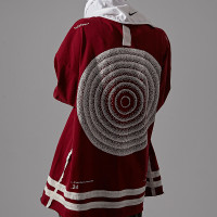 miichous 19早秋 「我看見了」抽繩印花廓形口袋短袖 項鏈孔設計