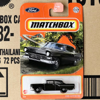 Модель автомобиля Mattel Matchbox