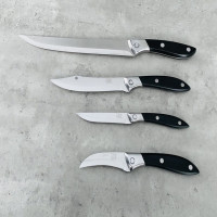 Кухонные ножи . Набор кухонных ножей из 4 шт. Ножи для мяса, рыбы и овощей . Ножи разных размеров.